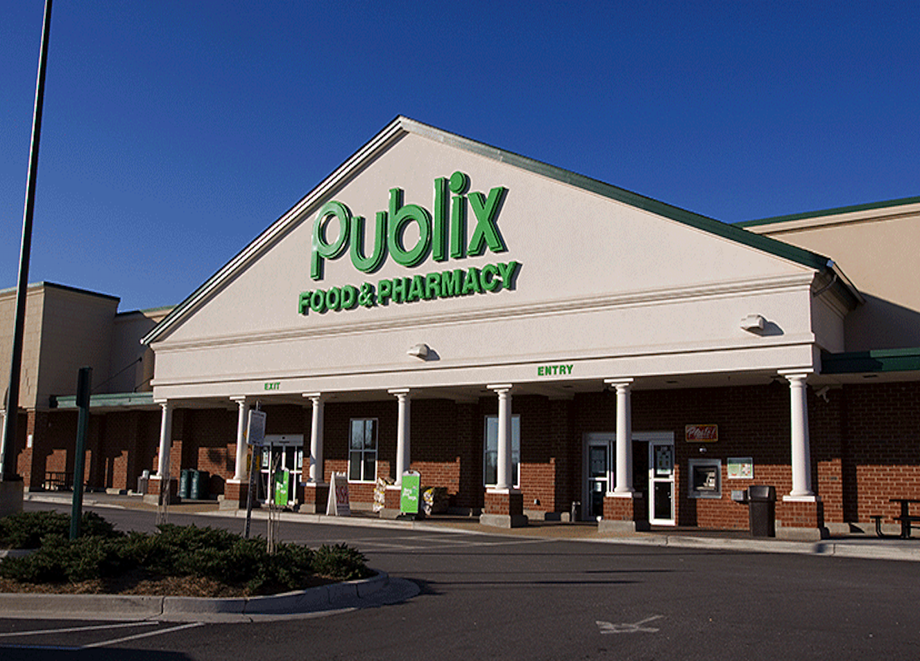 photo of publix storefront